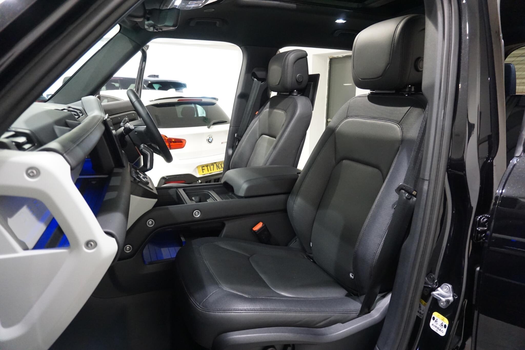 Land Rover Defender 110 3.0 D300 MHEV X-Dynamic HSE Auto 4WD Euro 6 (s/s) 5dr